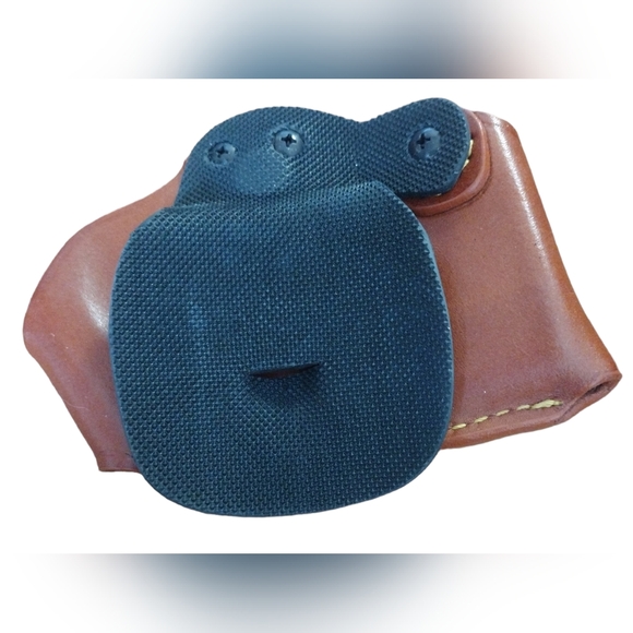 Gould & Goodrich Handcuff & Magazine Holster - Picture 3 of 4